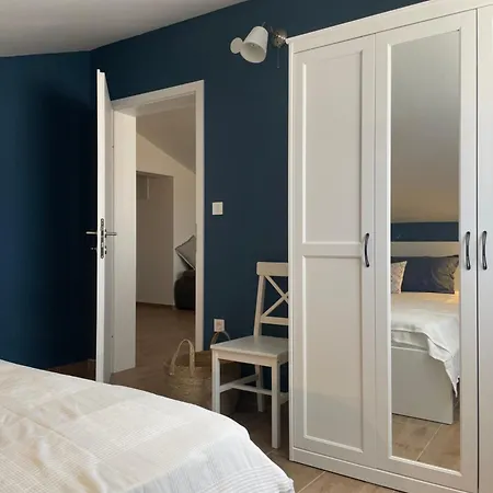 아파트 Apartmant Seaside - 2 Min From Beach, Great Terrace 쿠클리차