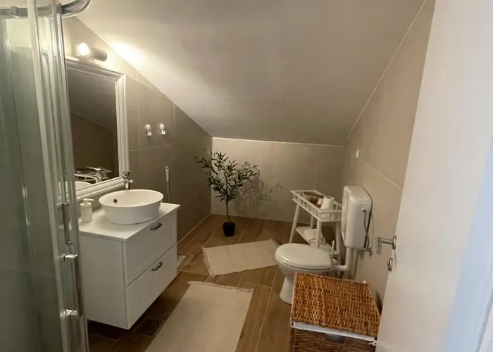 Apartmant Seaside - 2 Min From Beach, Great Terrace 쿠클리차