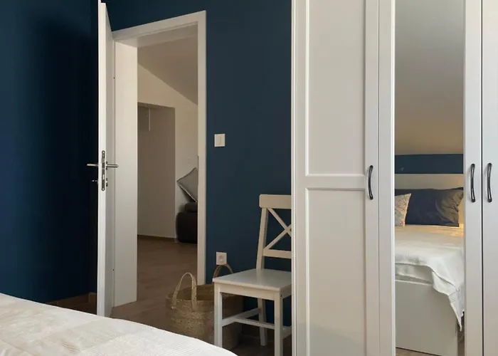 아파트 Apartmant Seaside - 2 Min From Beach, Great Terrace 쿠클리차